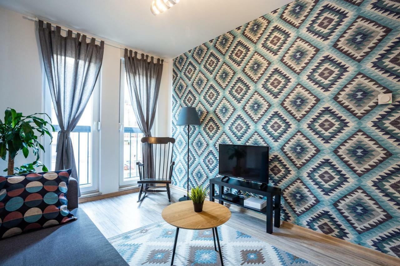 דירות נובי סאד Modern Naive Downtown With Free Private Garage-Fast Wi-Fi מראה חיצוני תמונה