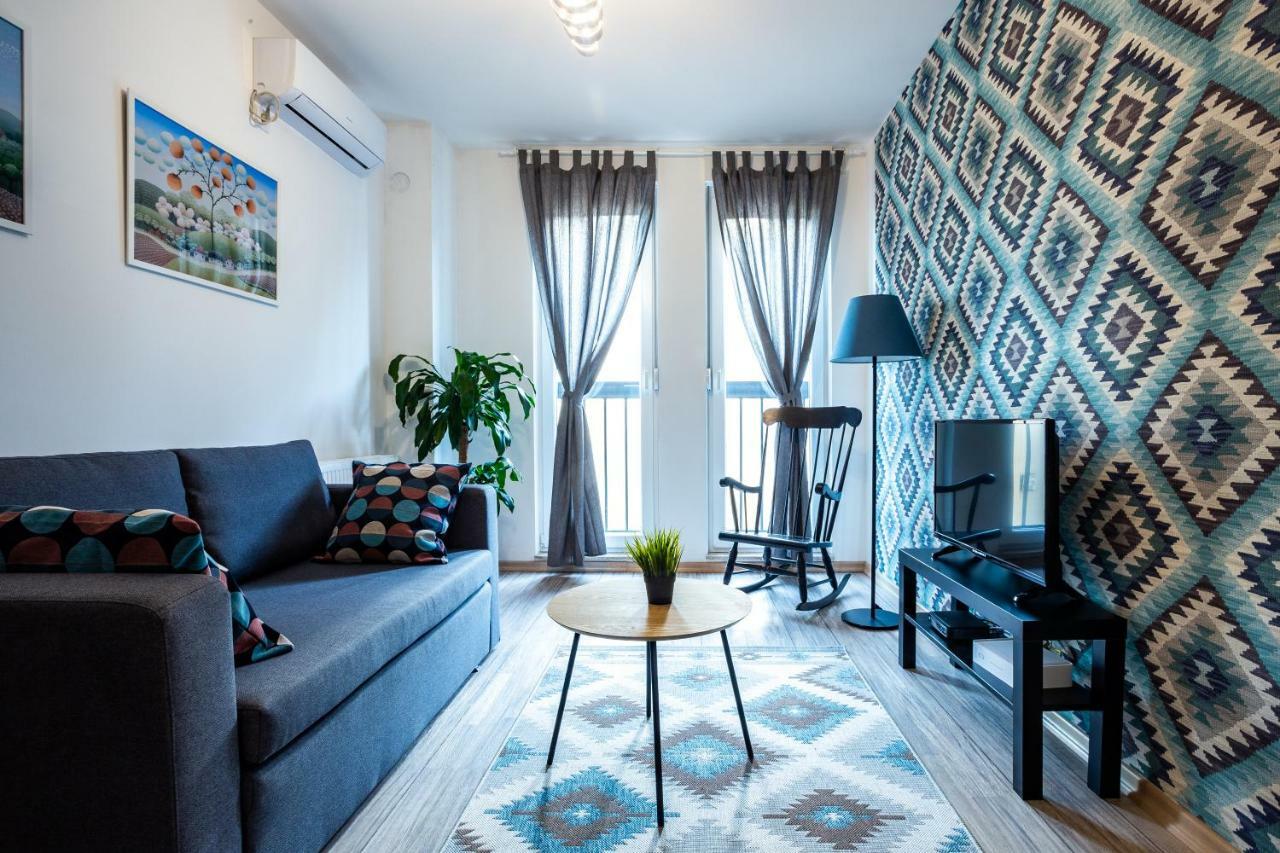 דירות נובי סאד Modern Naive Downtown With Free Private Garage-Fast Wi-Fi מראה חיצוני תמונה