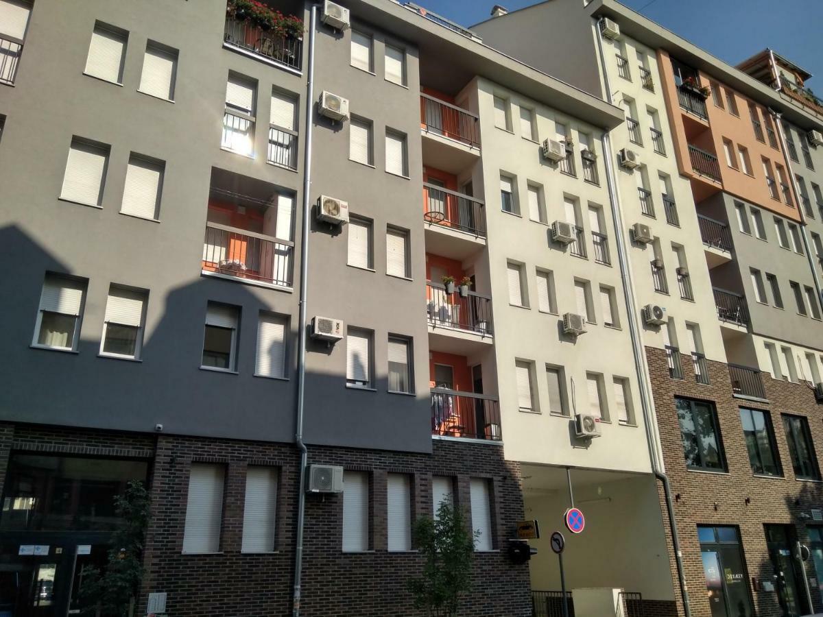 דירות נובי סאד Modern Naive Downtown With Free Private Garage-Fast Wi-Fi מראה חיצוני תמונה